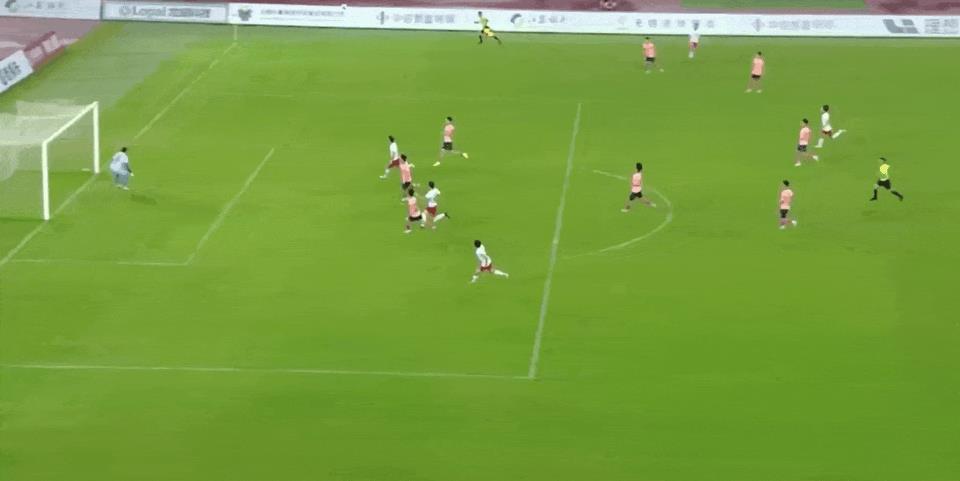 ⚽Hiệp 1 Jiangsu United: Kang Leqiang đánh đầu ghi bàn, đội Wuxi tạm dẫn trước đội Changzhou 1-0