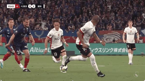 Bản tin trận đấu J-League: Nakagawa Teruto ghi bàn thắng gây tranh cãi giúp FC Tokyo đánh bại Urawa Red Diamonds với tỷ số 3-2