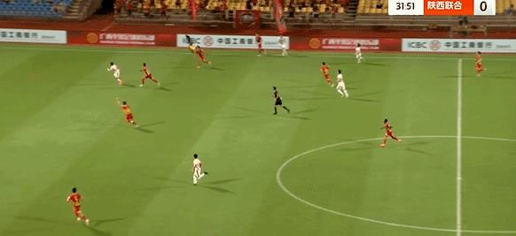Hiệp 1 giải China League One: Cú sút xa của Asamoah tạo ra mối đe dọa, Guangxi Pingguo tạm thời hòa Shaanxi United 0-0