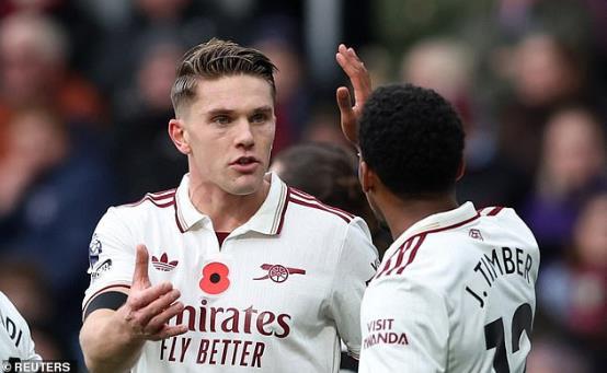 Vì sao Viktor Gyokeres rời sân sớm trước Burnley 1